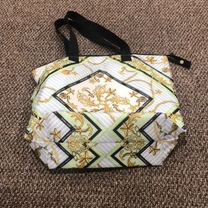 VICTORIA’S SECRET insulated bag